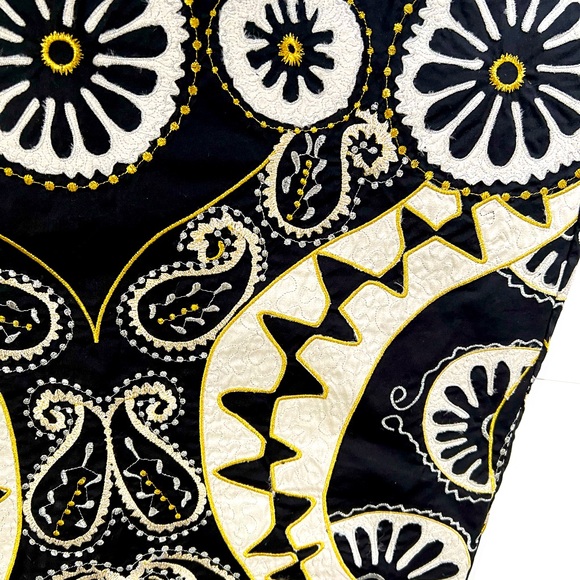 DKNY Black and White Embroidered Skirt - Picture 4 of 7